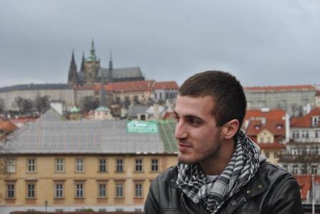 El escritor Alejandro Corral