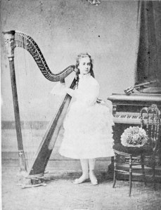 L'arpista Clotilde Cerdà i Bosch