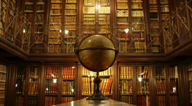 interior biblioteca arus