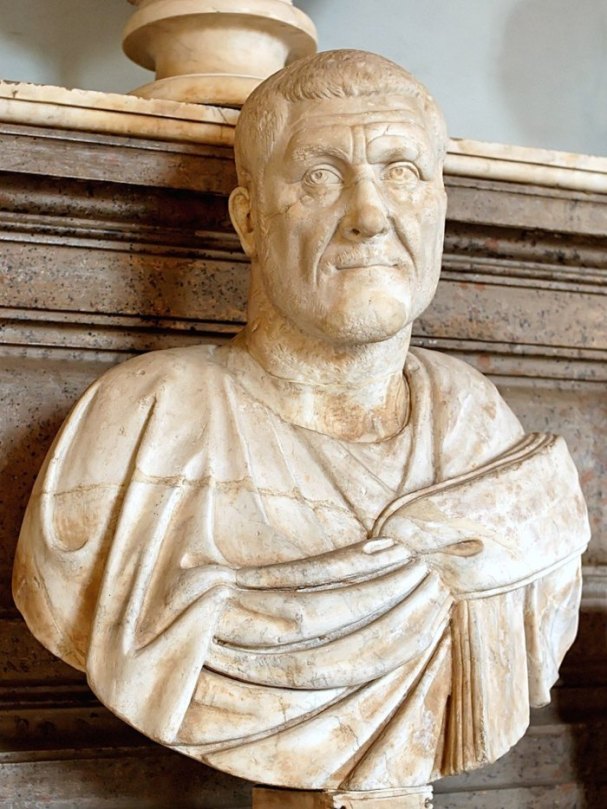 Busto Maximino el Tracio