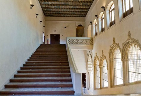 Palacio de la Aljafería_escalinata